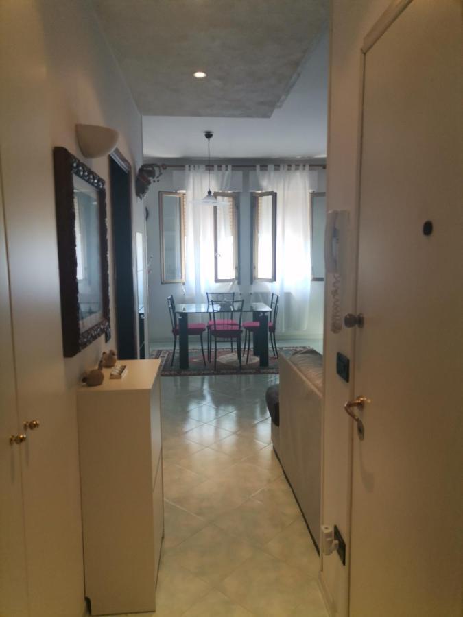 Zsuzsa Lak Apartment Mestre Luaran gambar
