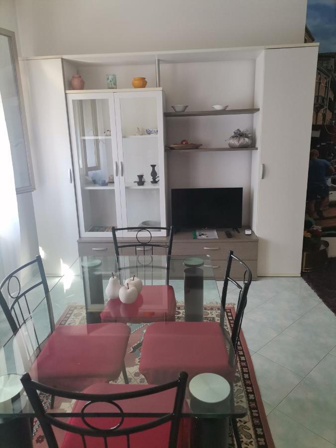 Zsuzsa Lak Apartment Mestre Luaran gambar