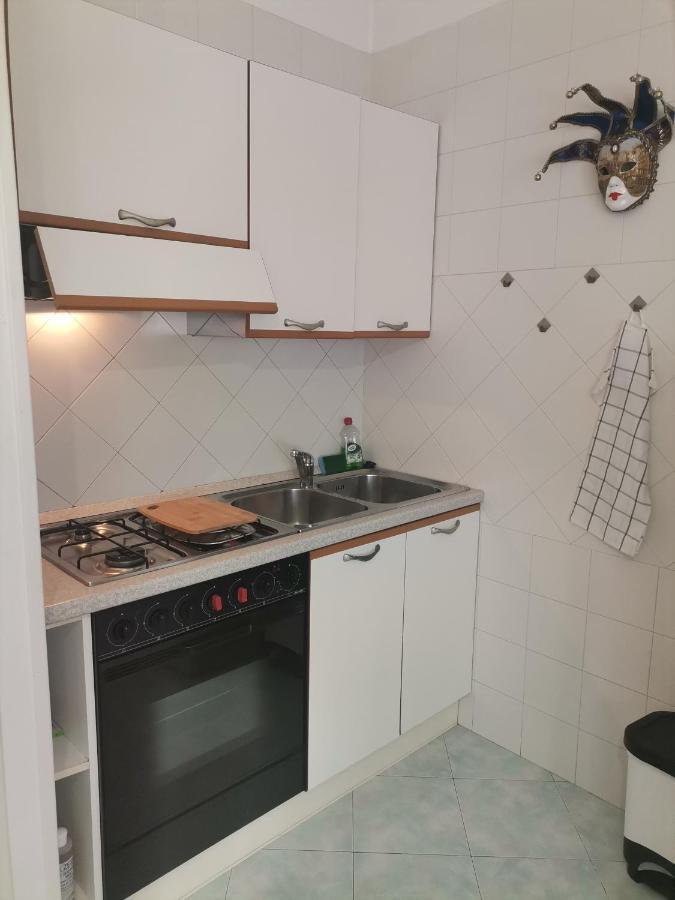 Zsuzsa Lak Apartment Mestre Luaran gambar